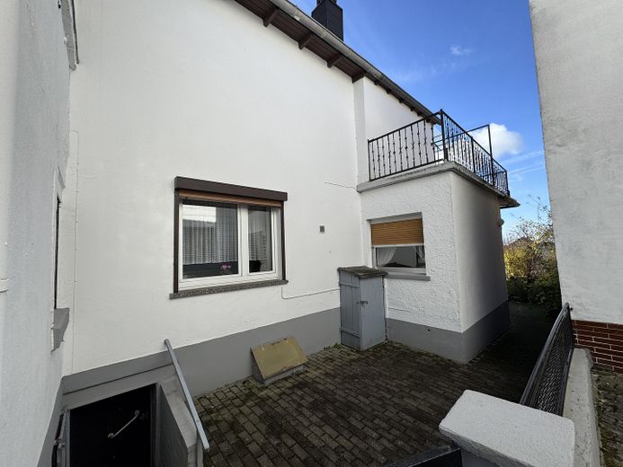 Doppelhaushälfte in ruhiger Lage mit Doppelgarage – Foto 4