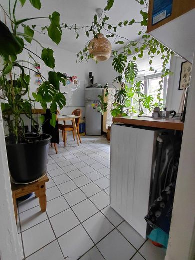 Sans commission pour l’acheteur ! Charmant appartement calme de 2 pièces au cœur de Winterhude – Wohnküche 3