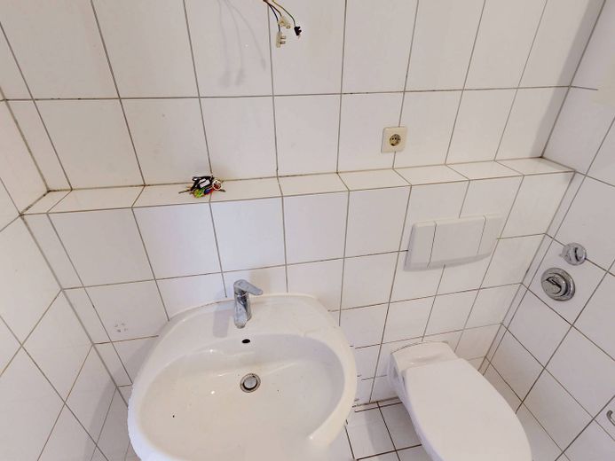 Großzügig gestaltete 3-Zi.-Whg. mit sonnigem BALKON in Troisdorf-Spich – Ansicht II: Bad