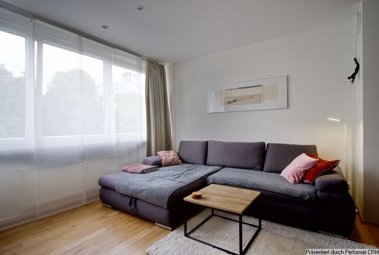 Furnished one-bedroomed apartment near the Medienhafen, state parliament and Rheinturm, with optional underground parking space – 9a114b2e29d0655b87e28d2c23031a9c27609595.jpg