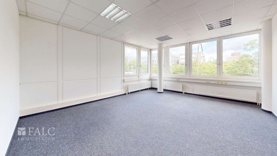 Modernisiertes Büro im 1.OG mit 10 TG-Stellplätzen / neben ADAC – Büro Beispiel