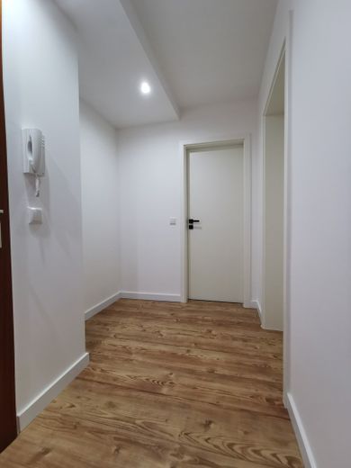 2-room basement apartment in an excellent location directly by Siebentischwald – Diele 2