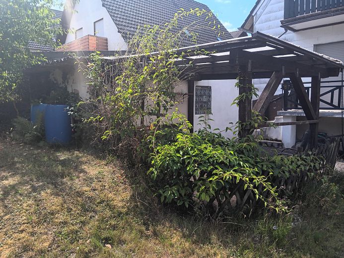 Verkaufe 2 Familien Haus mit Großem Grundstück  im sanierungsbedürftigen Zustand. – Foto 13
