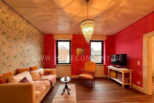 Bel appartement 2 pièces avec cuisine, salle de bains et balcon à Niederwürzbach