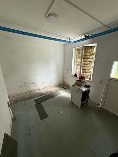 Günstiges EFH mit Terrasse, Garage, Dusche und sonnigem Grundstück am grünen Ortsrand – HWR
