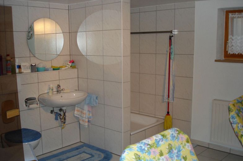 3 Zimmer Wohnung Oberasbach Altenberg – Keller mit Dusche, WC