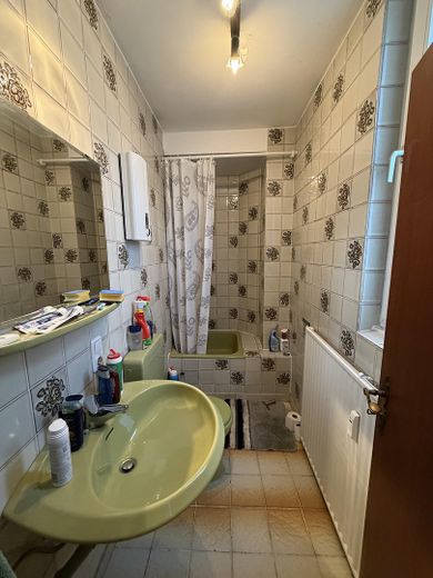 Apartment with historic flair in a prime downtown location – Bad
