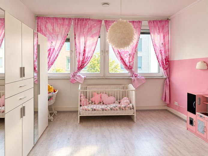 114 m² Loftwohnung mit hohen Decken, Einbauküche, Balkon & Garage – zentral in Pforzheim – Schlafzimmer
