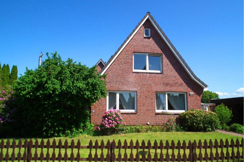 Provisionsfrei für den Käufer! Haus mit viel Potenzial - Ihr neues Zuhause wartet auf frischen Glanz – Straßenansicht