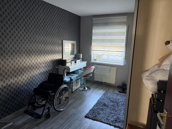 Großzügige 3-Zimmer-Erdgeschosswohnung in Eisenberg – Foto 15