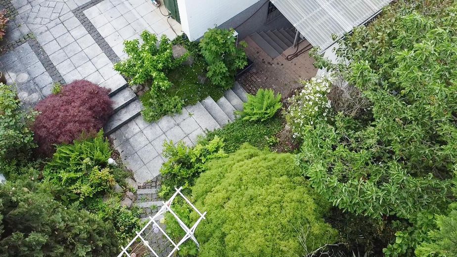594 m² भूखंड, दक्षिणमुखी बगीचे, डबल गैरेज और सौना वाला कमीशन-मुक्त प्रीफैब्रिकेटेड बंगला – फोटो 5