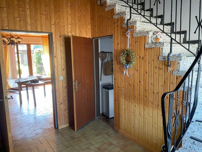 Treppenhaus EG / Kellerabgang