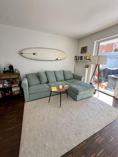 Stylisches Loft mit großer Terrasse – Sofa