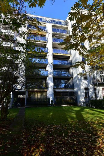 Großzügige 2-Zimmer Wohnung in Alsternähe zu vermieten – Gartenansicht