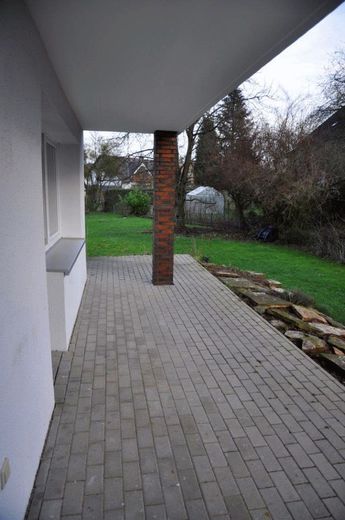 Modernes Zweifamilienhaus in Bredenbeck – Terrasse im Erdgeschoss 