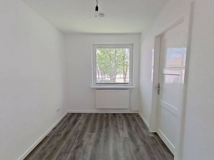 Moderne 2-Zimmer-Wohnung mit Wannenbad in ruhiger Wohnlage – Ansicht I: Schlafzimmer II