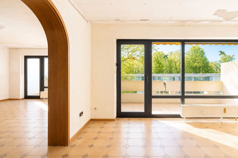 Ihr neues Zuhause in Harlaching: 4 Zimmer, 2 Balkone und großer Keller – Wohnen mit Weite