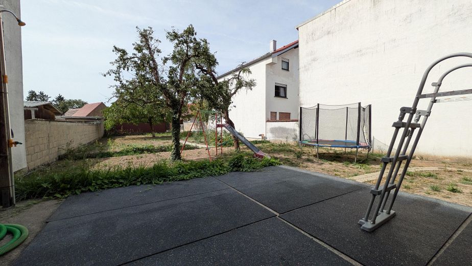 990 m² voller Möglichkeiten Zweifamilienhaus & Bauplatz – Foto 2