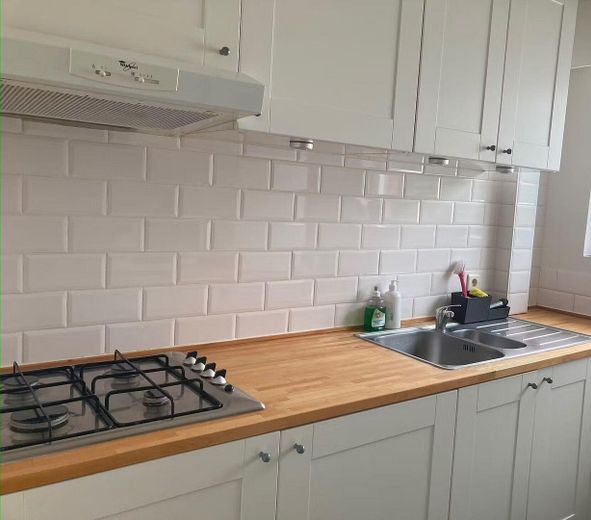 Komplett möblierte 3-Zimmer-Wohnung mit 2 Schlafzimmern und Wohnzimmer – Foto 6