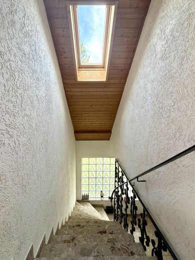 Vielseitiges Wohn- und Gewerbeobjekt mit Hallen & Werkstatt in naturnaher Lage – Treppenhaus DG