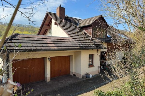 Gepflegtes großes EFH mit Ausbaupotential in Stadtrandlage von Gera