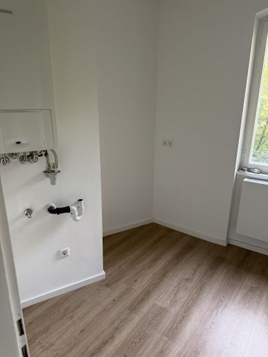 Küchewand gegenüber Zeile