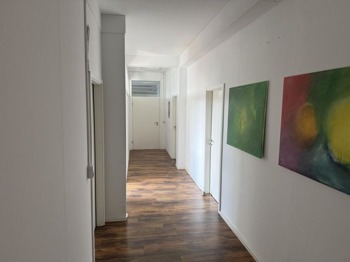 Vielseitige Büro- und Gewerbeflächen mit Lager in etabliertem Gewerbestandort – 3.OG Flur