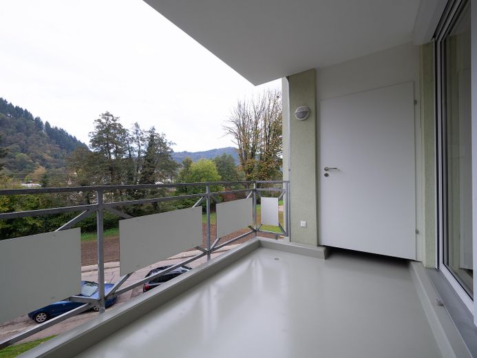 Helle 1,5-Zimmer-Wohnung in der Seniorenwohnanlage Papiergässle im Herzen von Waldkirch – Loggia