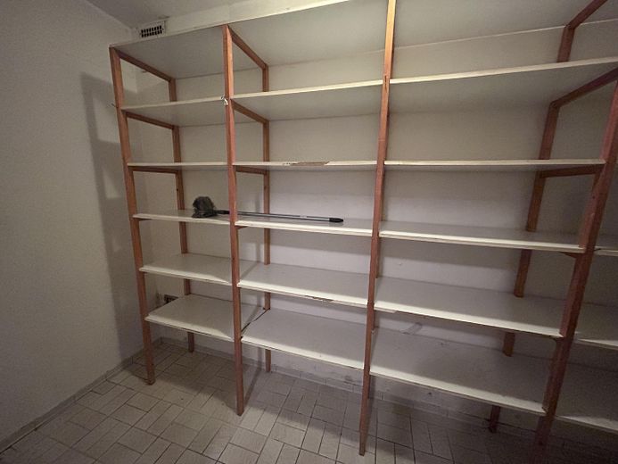 ¡Algunas casas se construyen; otras tienen una historia! – Abstellraum