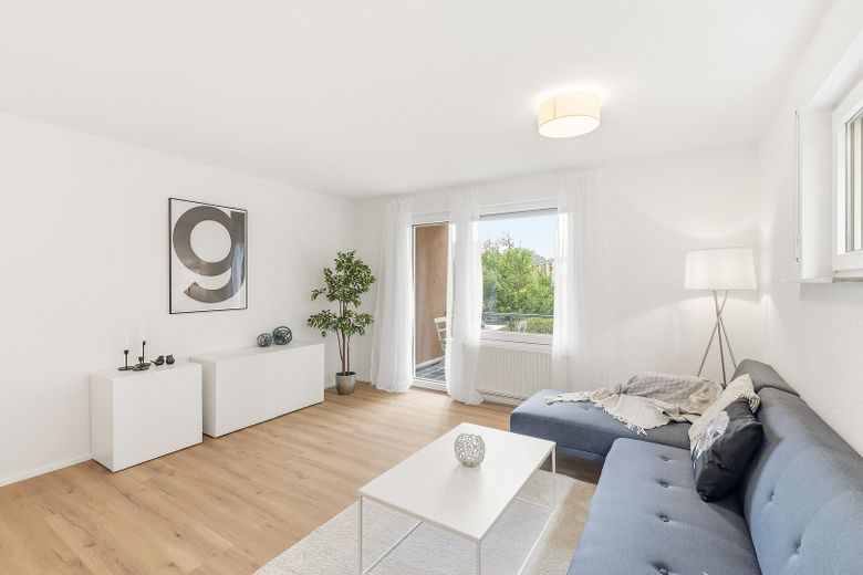 2-Zimmerwohnung in Reutlingen-Hohbuch (nahe FH) - frisch renoviert, modern, hell, Balkon/Garten – Wohnzimmer
