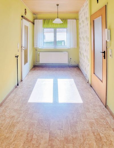Rarität! Familienhaus in Mz-Finthen! Viel Charme &amp; Platz für eigene Ideen! Innenhof, Anbau,Scheune.. – Küche EG