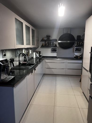 Modernized single- to two-family house – high-quality renovated, family-friendly – Foto 1