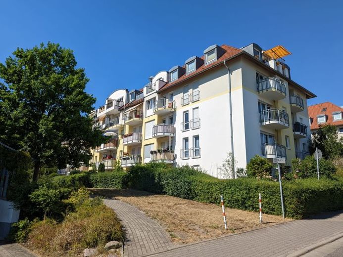 Dresden’de Balkonlu ve Kapalı Otoparklı Kiralık 2 Odalı Daire – Fotoğraf 1