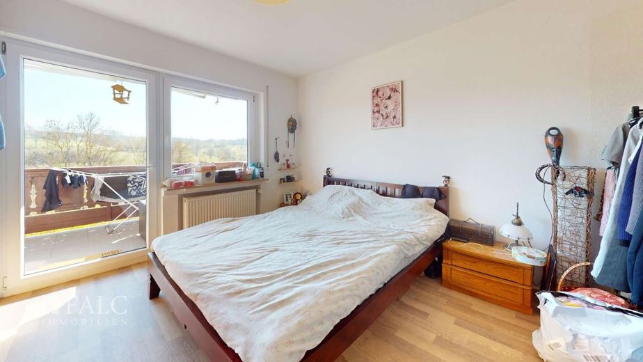 Großes Grundstück !! Viel Wohnfläche !! Kleiner Preis !! – EG Zimmer 2