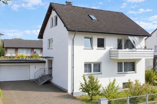 Viel Platz für die Familie: ZFH mit ausgebautem Dachgeschoss & Doppelgarage in Müssen