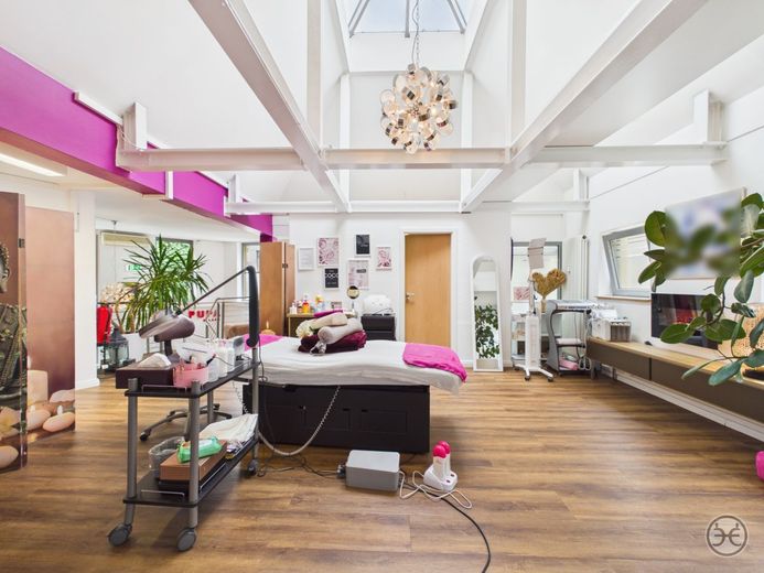 Gewerbefläche in bester Lage // Für Verkauf, Beauty &amp; Büro // City // Oldenburg – Eden-Ehbrecht-Immobilien_Vermietung_Gewerbe_Laden-Büro024