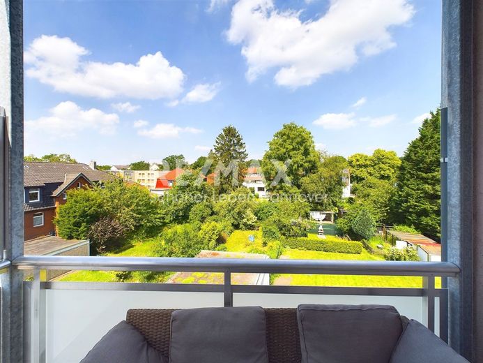 Lichtdurchflutete 3-Zimmer-Balkon-Wohnung im 2. OG mit grünem Rückzugsort – Balkon
