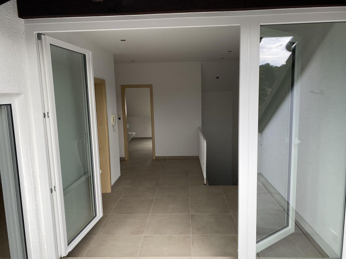 Wunderschöne 4,5-Zimmer-Maisonette-Wohnung in allerbester Lage von Rödermark OR – DG Flur