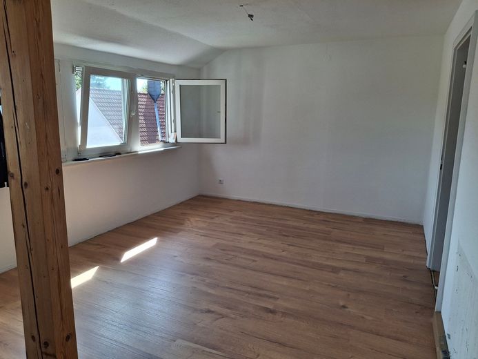 Beautiful 2-room top-floor apartment in Sankt Ingbert, Hassel – Foto 1