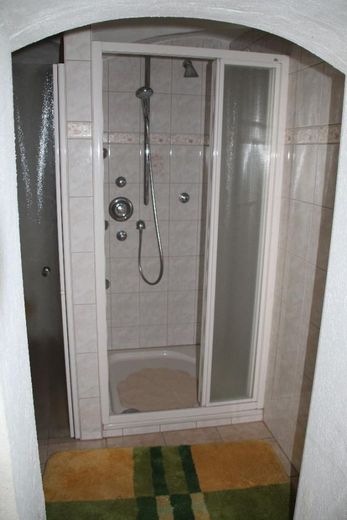 Direkt am Markt ! Gut erhaltenes WGH mit Garage, Sauna uvm. - Prov.Frei. – Bild 8