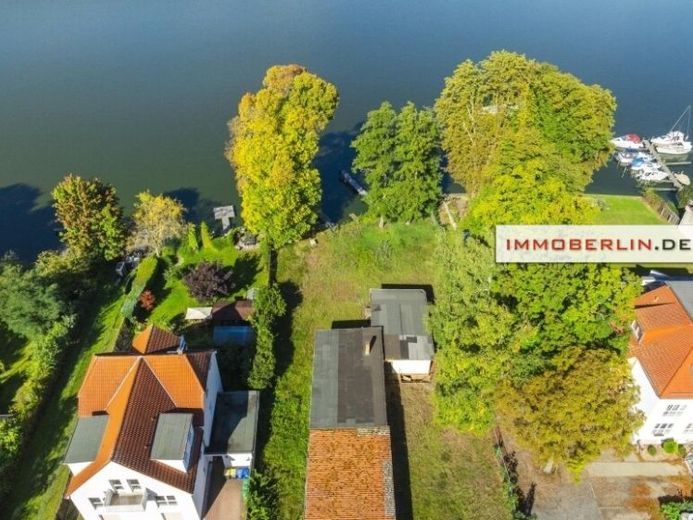 IMMOBERLIN.DE - Waterperceel! Uitstekend deelbaar bouwland in idyllische ligging aan het meer bij de Großen Zug – Foto 1