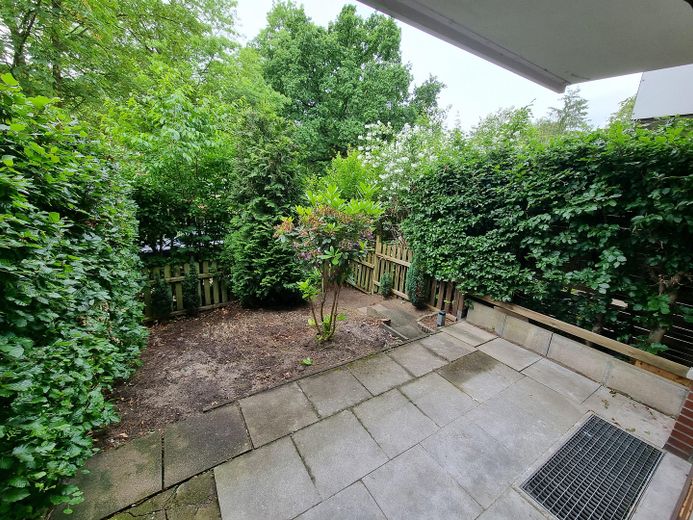 Terrasse und Garten I