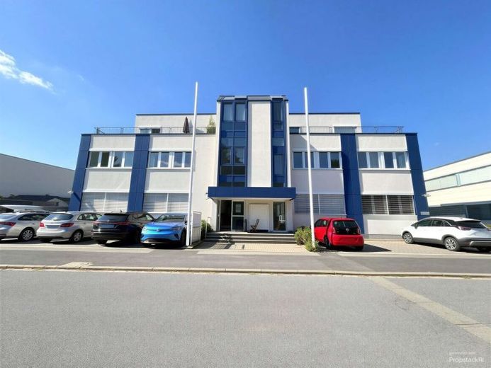 320 m² de bureaux à louer à Heusenstamm ** Sans commission ** – Photo 1