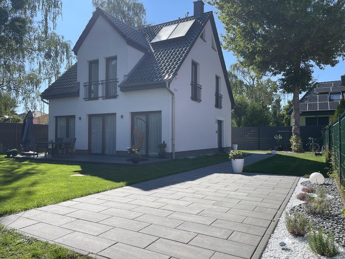 Modernes Einfamilienhaus in Berlin-Marienfelde – ruhig gelegen und bestens angebunden – Foto 1