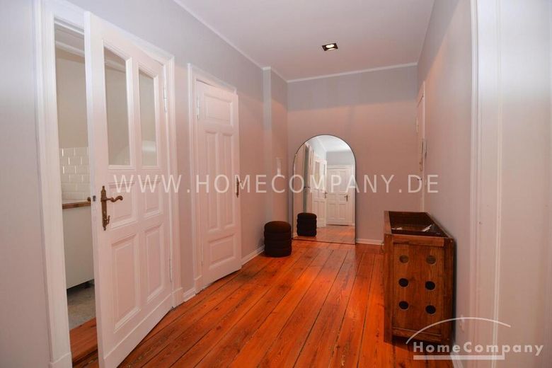 Schöne 3 Zi Wohnung Nähe Savignyplatz, mit Parkplatz und Fitnesstudio – 5e9764074b0bac740b0f39188867031bb5f89c72.jpg