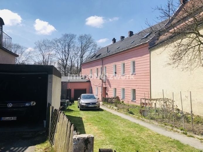 ***Mehrfamilienhaus mit Garagen*** sofort verfügbar und frei *** – Foto 1