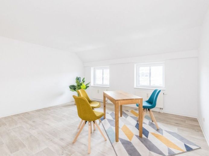 Altbauwohnung / Modernes Bad – Foto 1