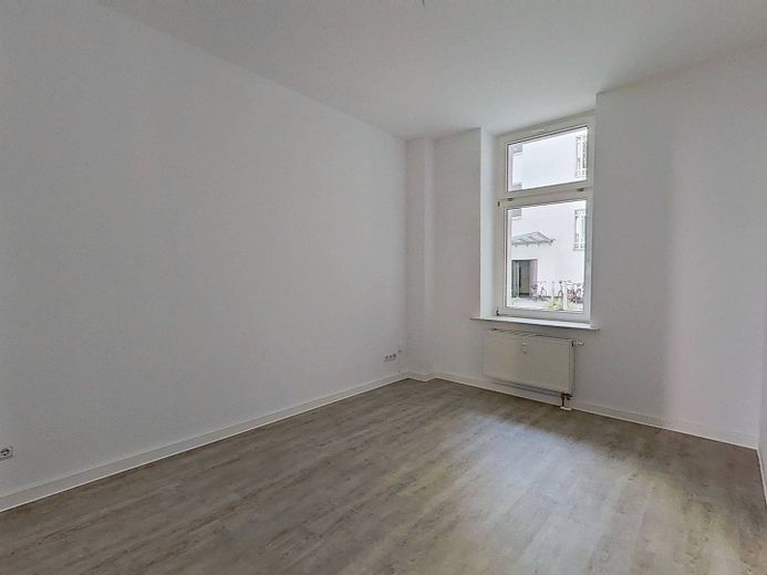 Cadono le foglie, anche i vostri costi di affitto – Trasferitevi e risparmiate 1 NKM: spazioso appartamento di 4 locali con BALCONE soleggiato nello storico Breitenweg – Schlafzimmer III