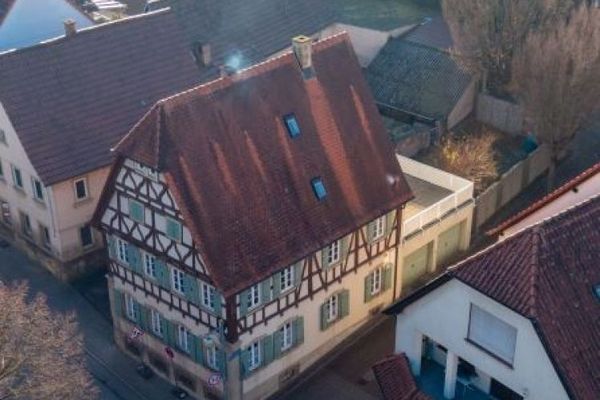Viel Platz für die ganze Familie:
Fachwerk, Garten, Familienglück