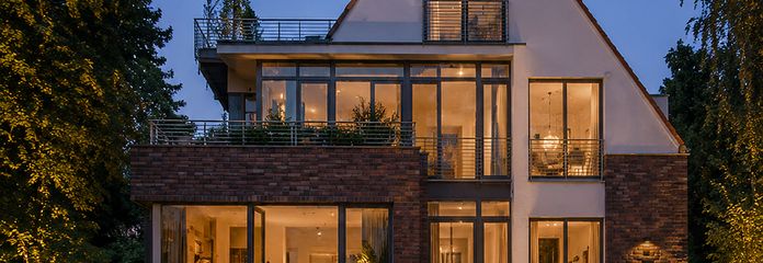 Casa dentro de una casa en Kleinmachnow – residencia ajardinada de 275 m² – Gartenresidenz am Abend